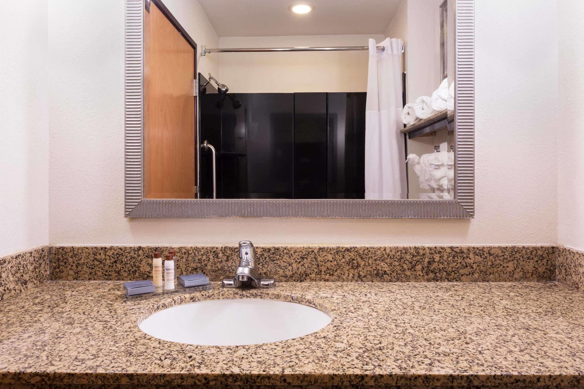 Wingate By Wyndham Ga Hotel